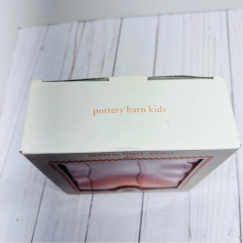 Pottery Barn Kids NEW IN BOX Boo Pumpkin Shape Melamine Bowls 4 piece set